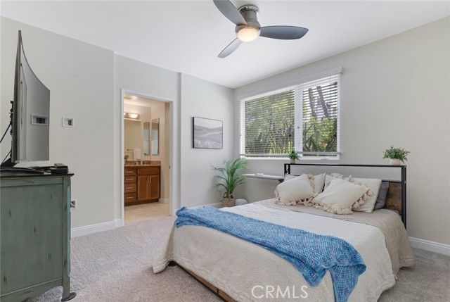 21301 Erwin Street 228, Woodland Hills (los Angeles), CA 91367