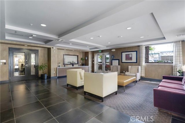 21301 Erwin Street 228, Woodland Hills (los Angeles), CA 91367