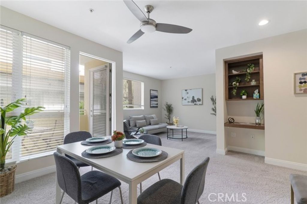 21301 Erwin Street 228, Woodland Hills (los Angeles), CA 91367