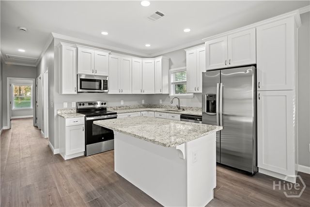 16 SW Pear Street, Ludowici, GA 31316