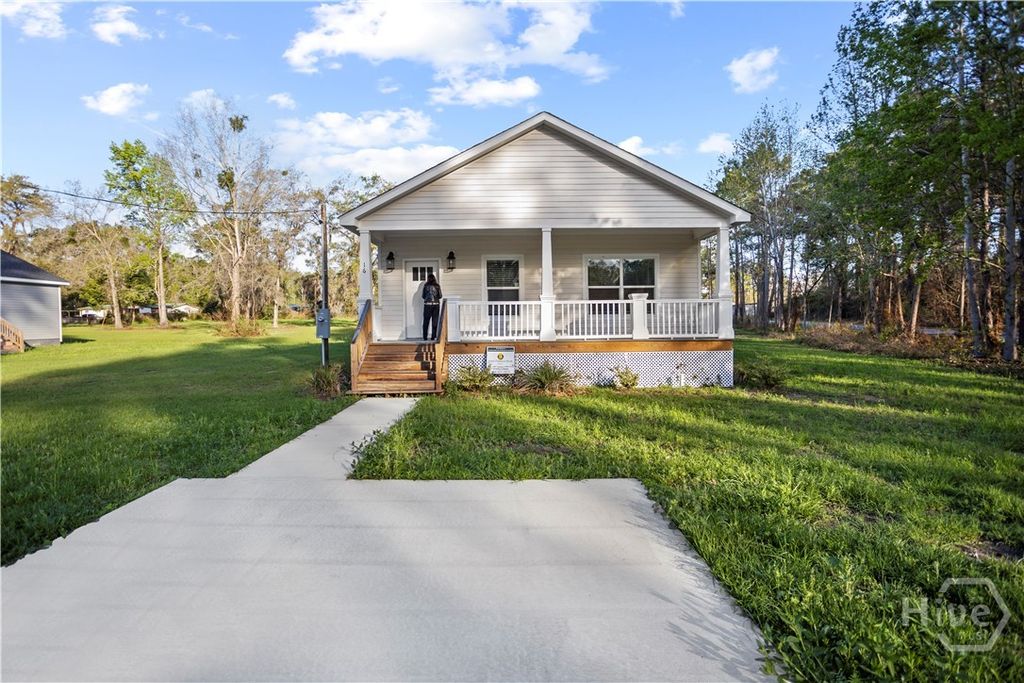 16 SW Pear Street, Ludowici, GA 31316