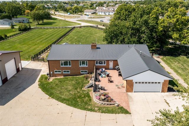 5901 Williams Boulevard SW, Cedar Rapids, IA 52404