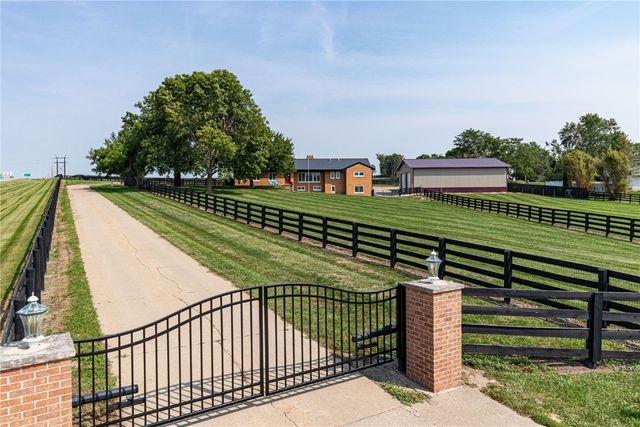 5901 Williams Boulevard SW, Cedar Rapids, IA 52404