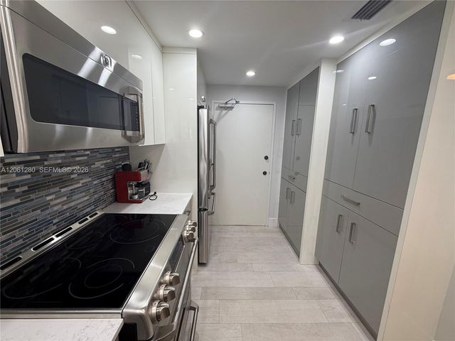 5555 Collins Avenue 12C, Miami Beach, FL 33140