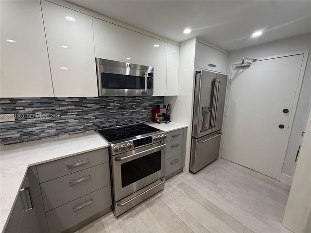 5555 Collins Avenue 12C, Miami Beach, FL 33140