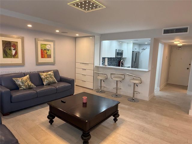 5555 Collins Avenue 12C, Miami Beach, FL 33140