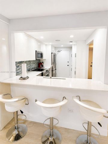 5555 Collins Avenue 12C, Miami Beach, FL 33140