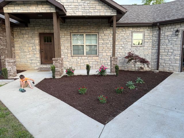 440 Flat Tops Drive, Forsyth, MO 65653