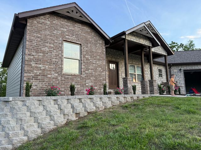 440 Flat Tops Drive, Forsyth, MO 65653