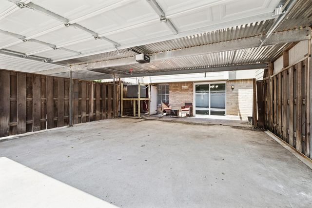 11883 Algonquin Drive, Houston, TX 77089