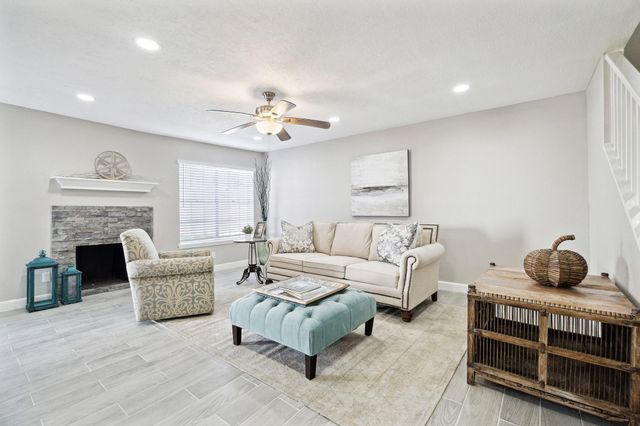 11883 Algonquin Drive, Houston, TX 77089
