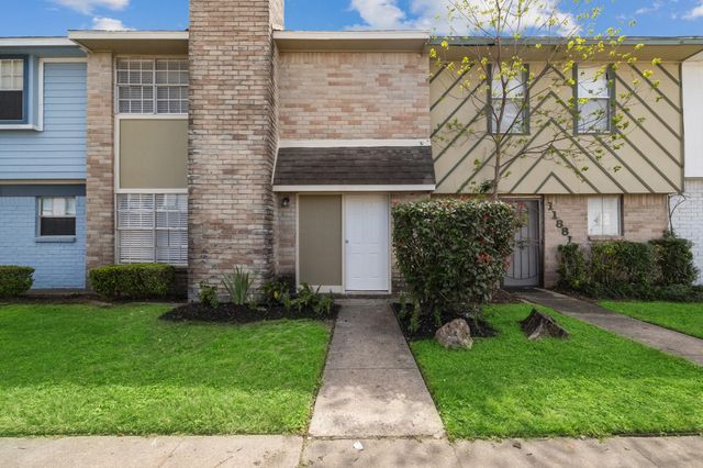 11883 Algonquin Drive, Houston, TX 77089