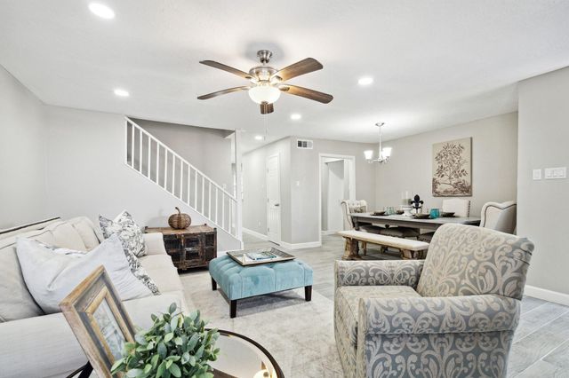 11883 Algonquin Drive, Houston, TX 77089