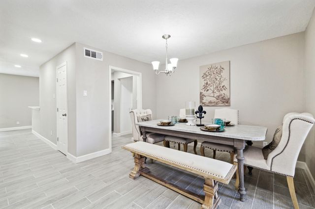 11883 Algonquin Drive, Houston, TX 77089