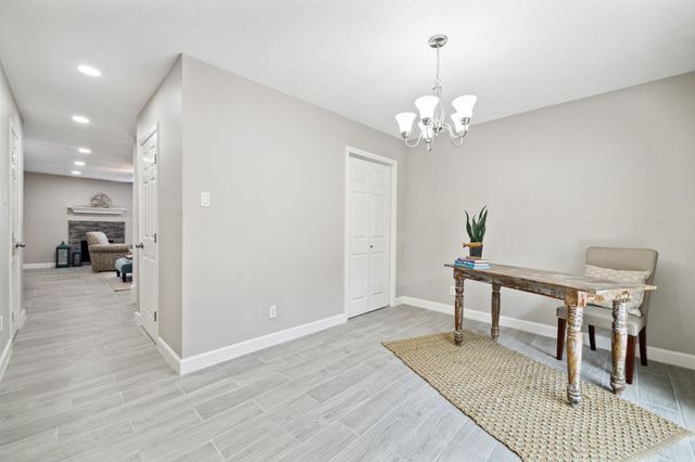 11883 Algonquin Drive, Houston, TX 77089