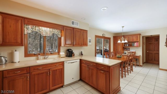 21 Lenape Trl, Warren Twp., NJ 07059