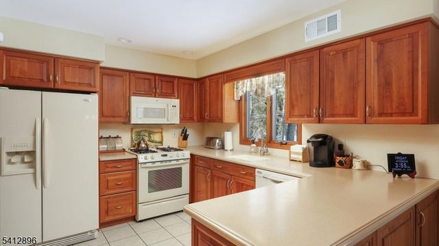 21 Lenape Trl, Warren Twp., NJ 07059