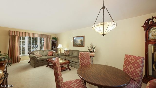 21 Lenape Trl, Warren Twp., NJ 07059