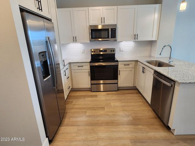 7460 N Zanjero Boulevard A1, Glendale, AZ 85305