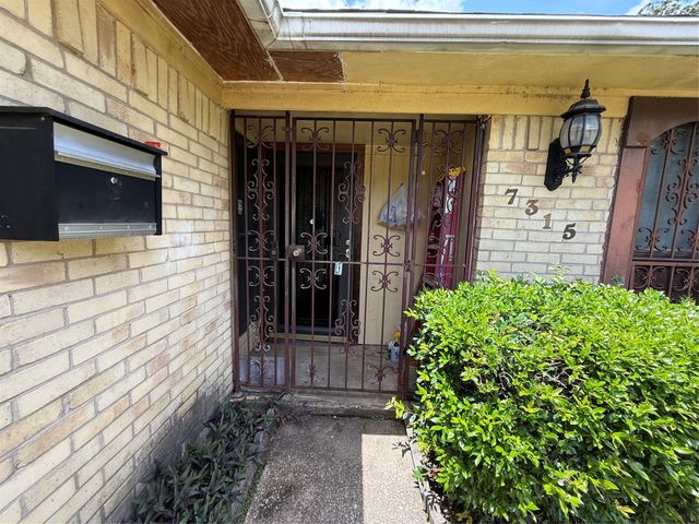 7315 Ridgewick Drive, Dallas, TX 75217