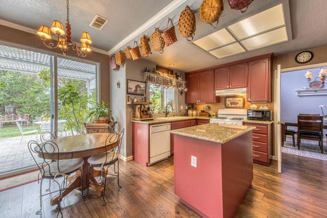 11 Newington Circle, Salinas, CA 93906