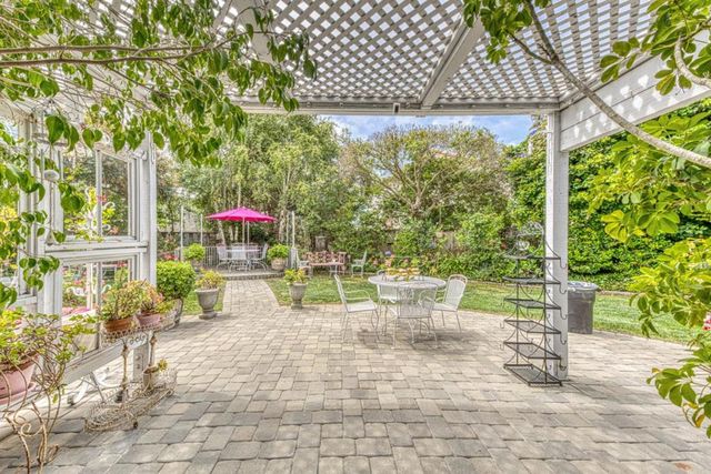 11 Newington Circle, Salinas, CA 93906