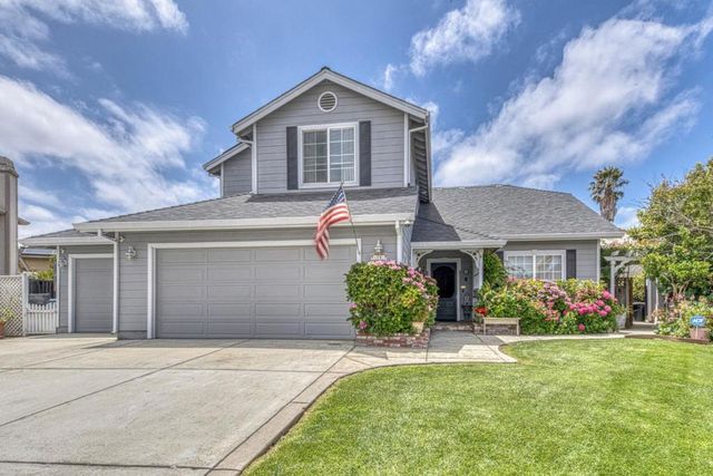 11 Newington Circle, Salinas, CA 93906