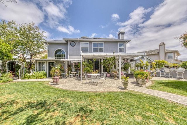 11 Newington Circle, Salinas, CA 93906