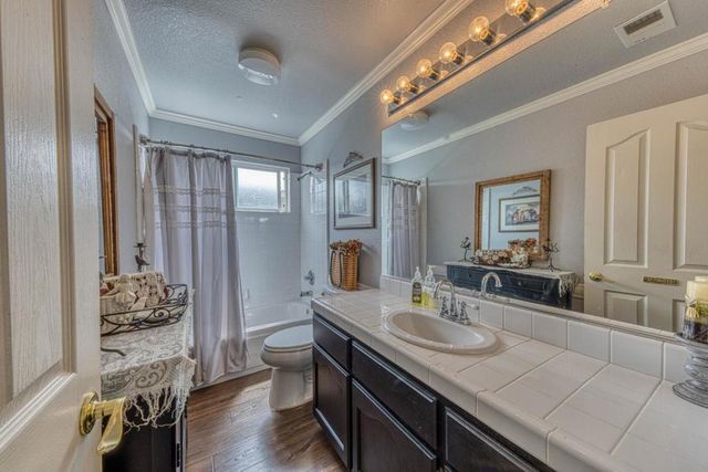 11 Newington Circle, Salinas, CA 93906