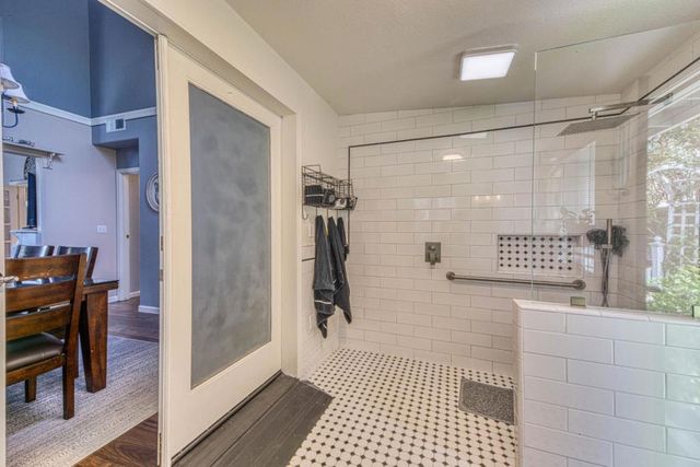 11 Newington Circle, Salinas, CA 93906