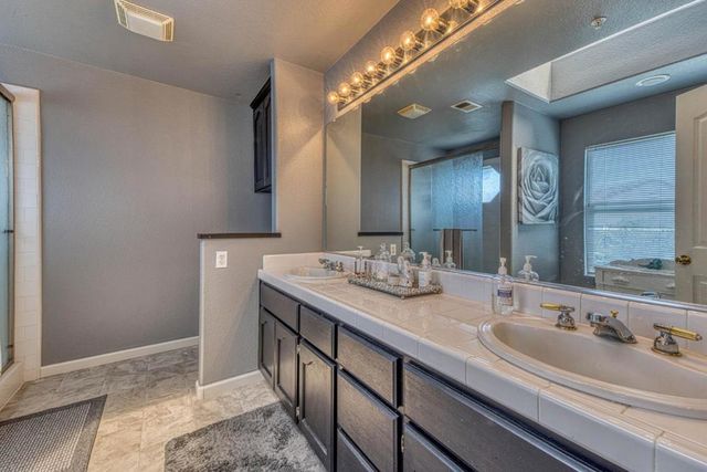 11 Newington Circle, Salinas, CA 93906