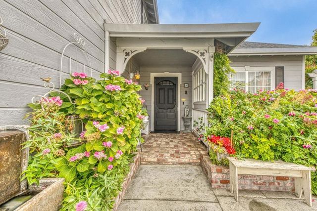 11 Newington Circle, Salinas, CA 93906