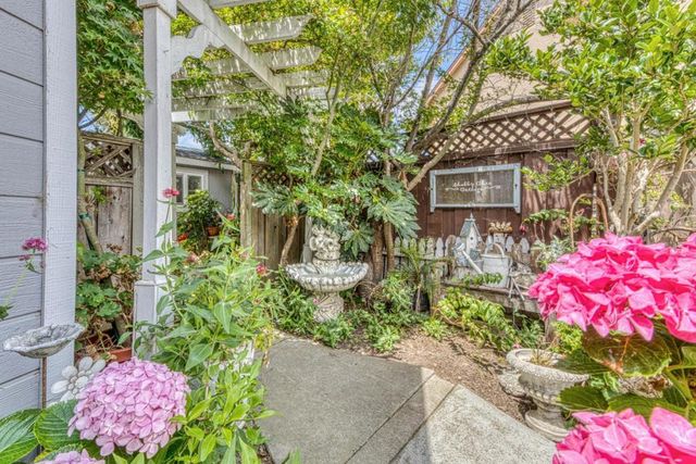 11 Newington Circle, Salinas, CA 93906
