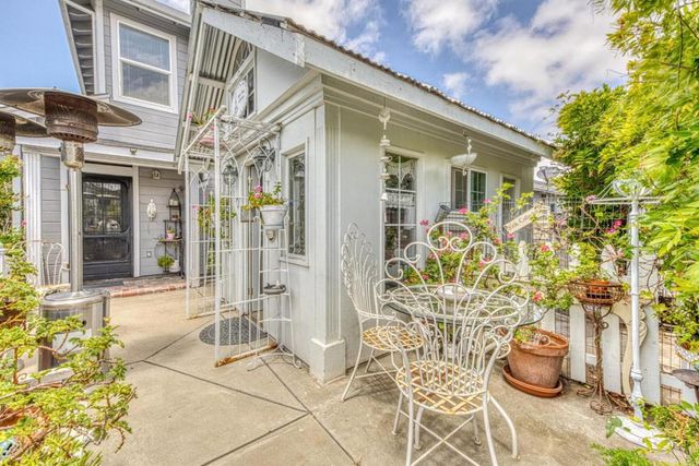 11 Newington Circle, Salinas, CA 93906