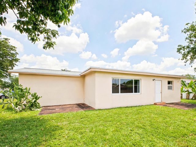8400 Sunset Strip, Sunrise, FL 33322