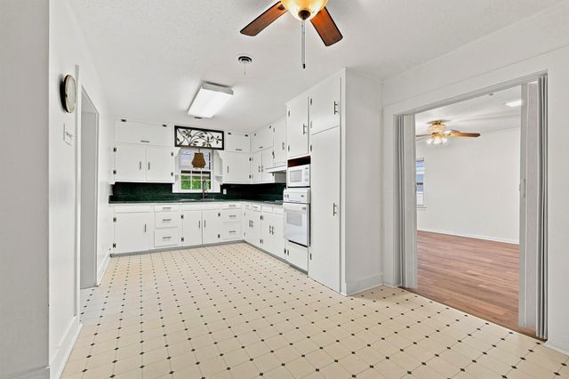 901 W Hanna Street, Denison, TX 75020