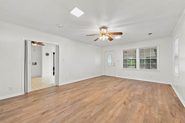 901 W Hanna Street, Denison, TX 75020