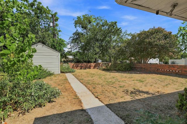 901 W Hanna Street, Denison, TX 75020