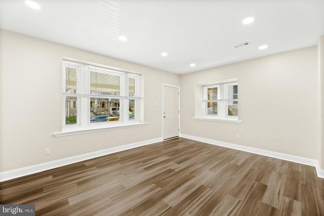 6826 N 15TH ST, Philadelphia, PA 19126