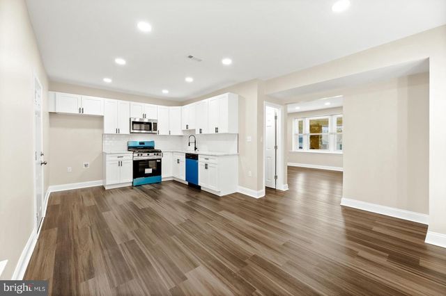 6826 N 15TH ST, Philadelphia, PA 19126