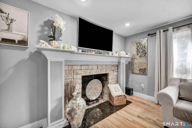 207 Manor Road, Southington, CT 06479