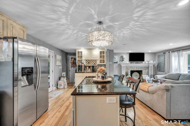 207 Manor Road, Southington, CT 06479