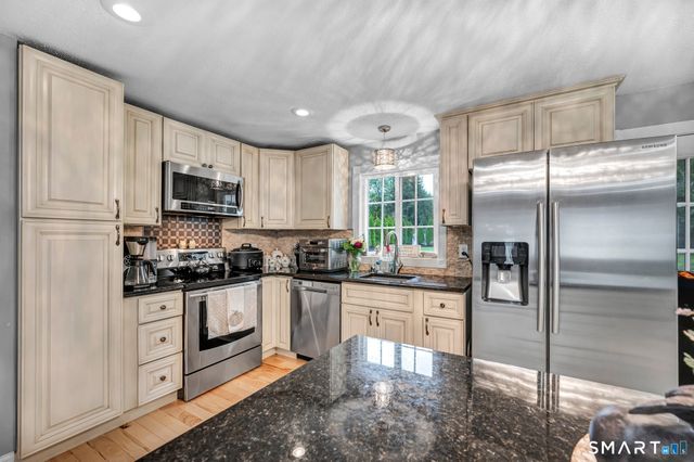 207 Manor Road, Southington, CT 06479