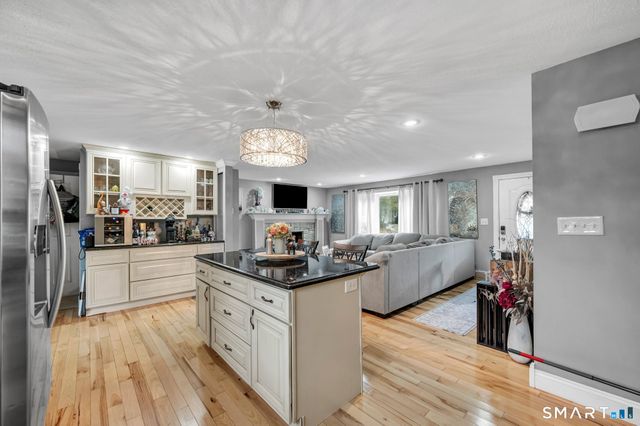 207 Manor Road, Southington, CT 06479