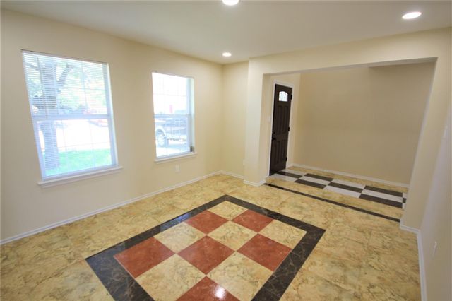 205 Rinehardt ST, Hutto, TX 78634