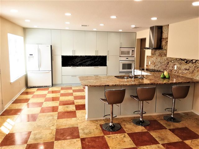 205 Rinehardt ST, Hutto, TX 78634