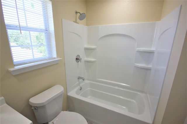 205 Rinehardt ST, Hutto, TX 78634