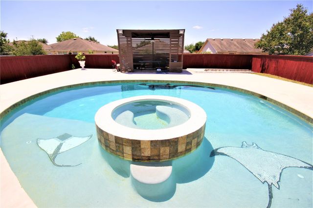205 Rinehardt ST, Hutto, TX 78634