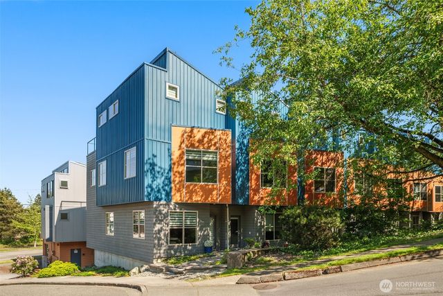 2371 Harbor Avenue SW, Seattle, WA 98126