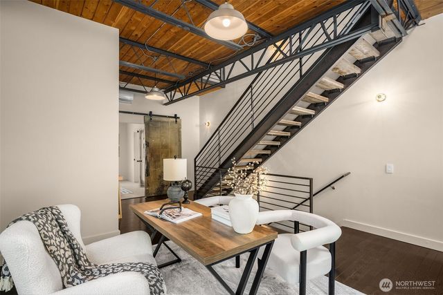 2371 Harbor Avenue SW, Seattle, WA 98126